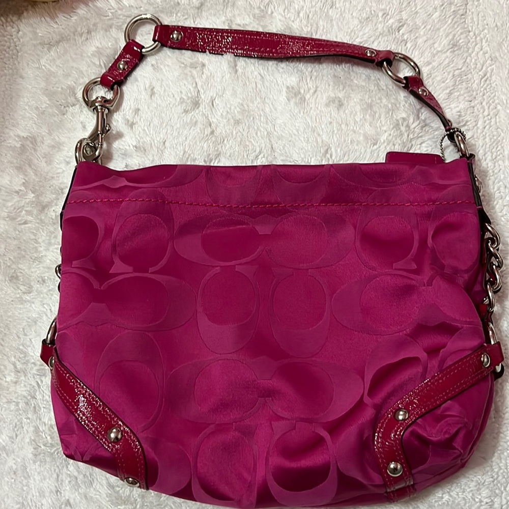 Coach. Pink shoulder bag